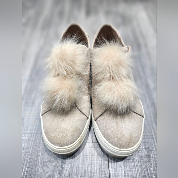 🛍 Candies womens puff ball neautral tan faux suede slip on sneakers size 10 - Picture 3 of 8